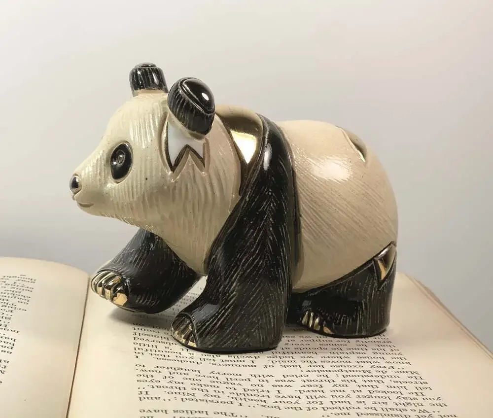 Panda Figurine Statue De Rosa Rinconada